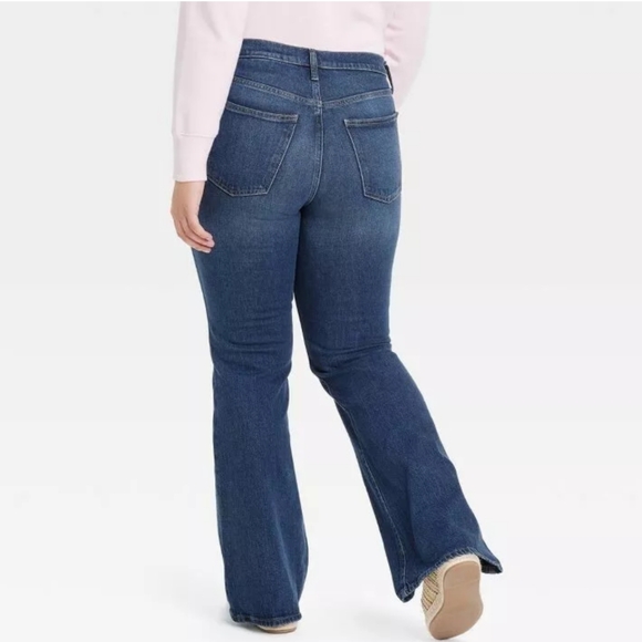 NWT, Universal Thread High Rise Flare Jeans SZ 8 - Picture 2 of 7